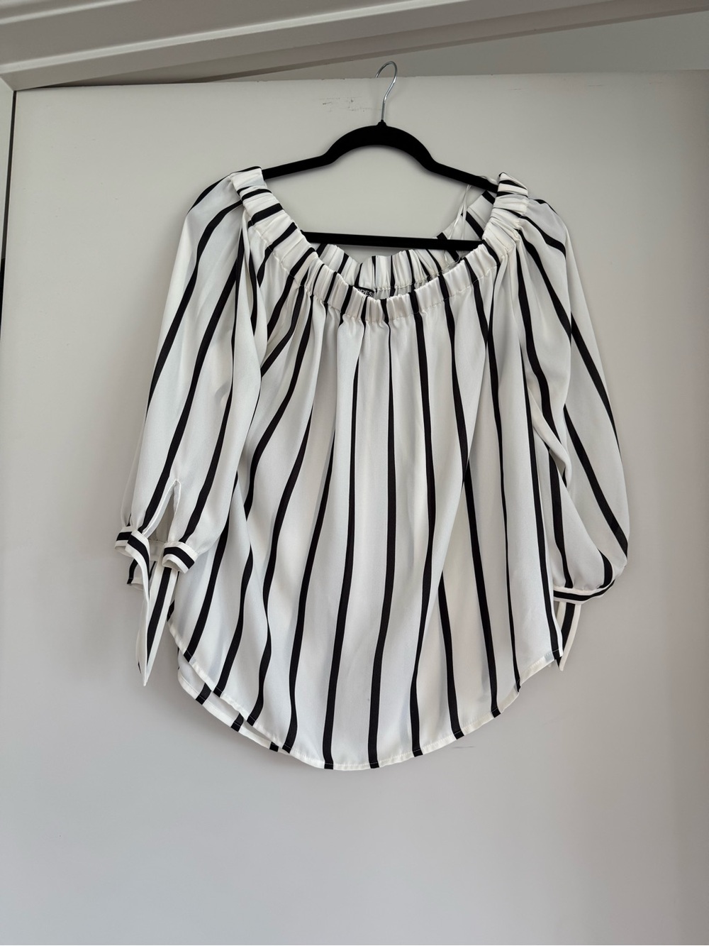Express Off-the-Shoulder Striped Top | Flowy | Size Large